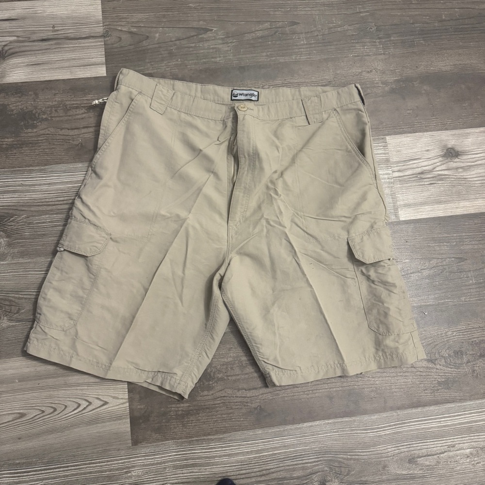 Wrangler Men's‎ Tan Cargo Shorts Size 44